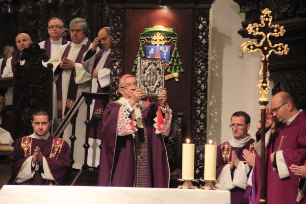 Eucharystia w intencji zmarłych biskupów i kapłanów