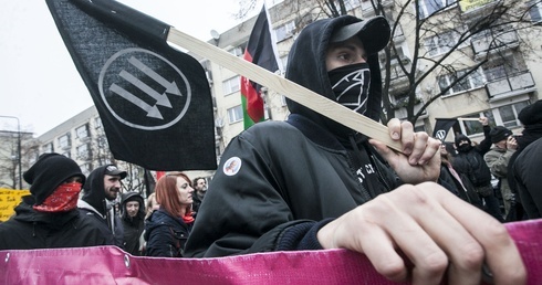 Antyfaszyści podpierają się św. Pawłem