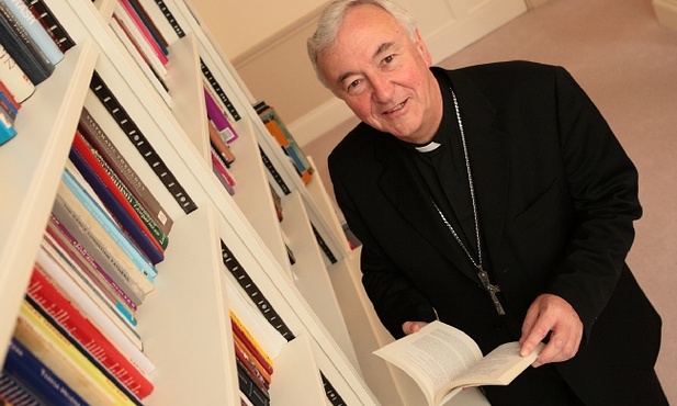 Kard. Nichols apeluje o większą pomoc dla uchodźców