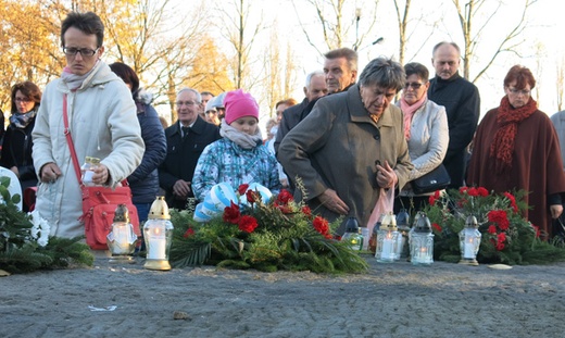 Z Krzyżem w byłym KL Birkenau