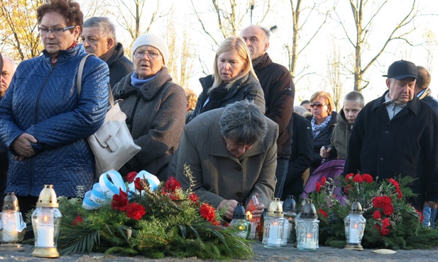 Z Krzyżem w byłym KL Birkenau