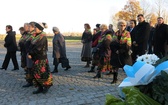 Z Krzyżem w byłym KL Birkenau