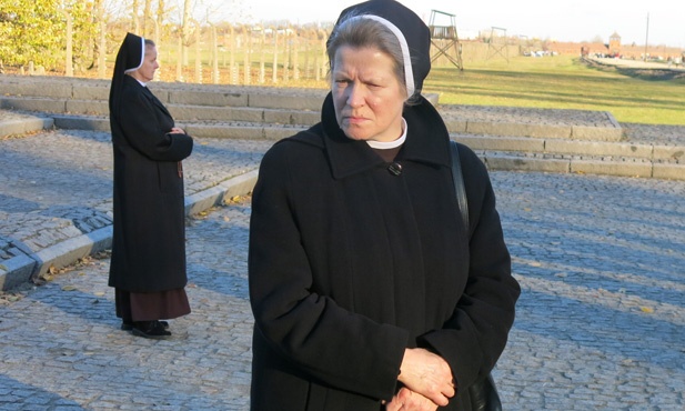 Z Krzyżem w byłym KL Birkenau