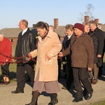 Z Krzyżem w byłym KL Birkenau