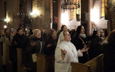 Pełne ławki są potwierdzeniem, że diecezjanie chcą się dobrze przygotować do nadchodzącego Roku Miłosierdzia