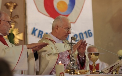 Uczestnicy spotkania uczestniczyli w Eucharystii pod przewodnictwem bp. Andrzeja F. Dziuby