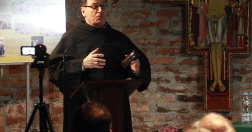 W hołdzie męczennikom