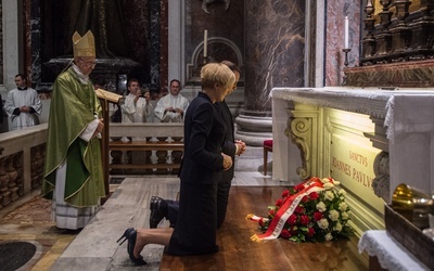 Prezydent otrzymał relikwie Jana Pawła II