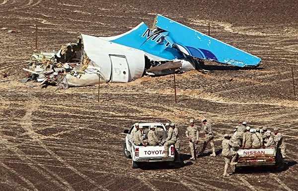 Przyczyny katastrofy samolotu Airbus A321 rosyjskich linii lotniczych Metrojet na Synaju wciąż nie są znane