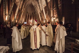  Rok Jubileuszowy rozpoczął się procesją ze światłem, uroczystą Eucharystią i „Te Deum” 