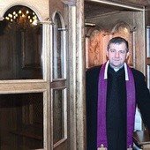  Ks. dr Marek Łabuz mówi, że zamykane konfesjonały do głośnej spowiedzi spodobały się parafianom