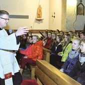  Kazanie do młodych wygłosił ks. Bogdan Stelmach