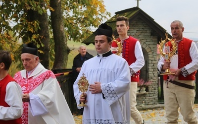 Parafianie u MB Frydeckiej uczcili relikwie trojga apostołów Bożego Miłosierdzia.