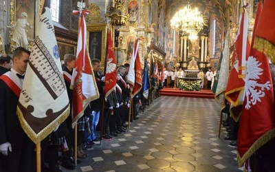 Ku chwale niepodległej 