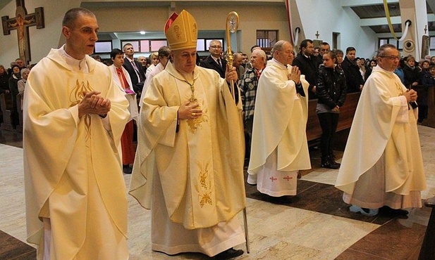 Bp Piotr Greger przewodniczył koncelebrowanej Mszy św. w Aleksandrowicach