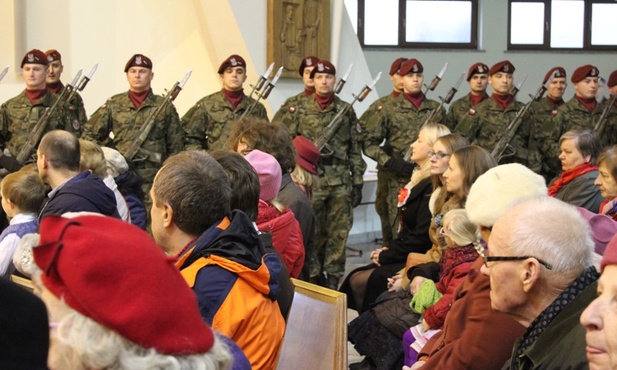 Mieszkańcy Bielska-Białej tłumnie wypełnili aleksandrowicki kościół 11 listopada