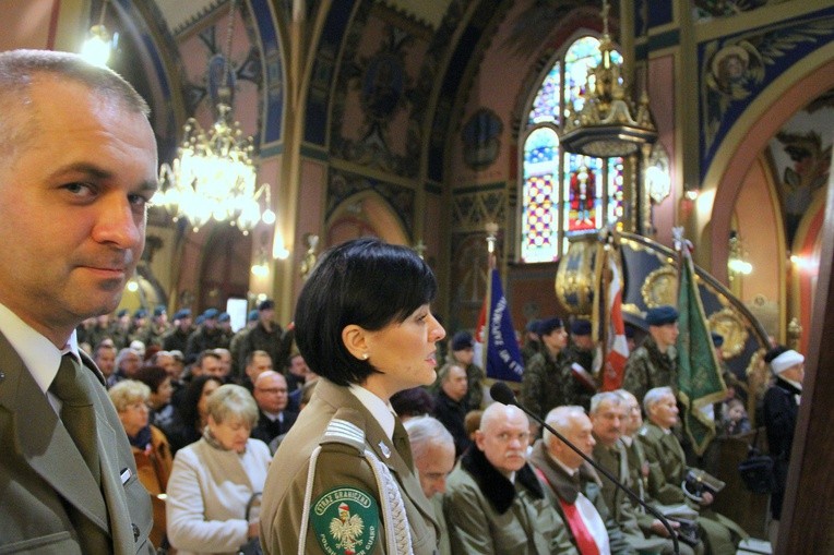 Msza w intencji ojczyzny i z okazji 35. rocznicy sądeckiego KIK-u