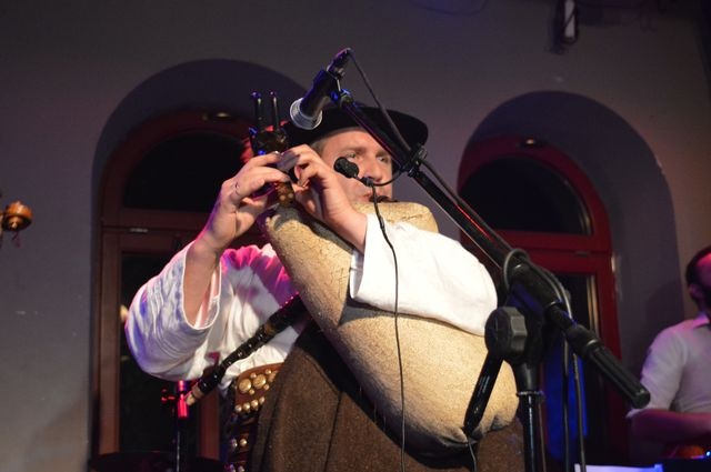 Muzycznie dla uchodźców