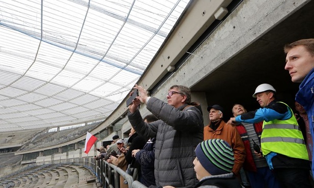 Stadion Śląski pod nowym dachem