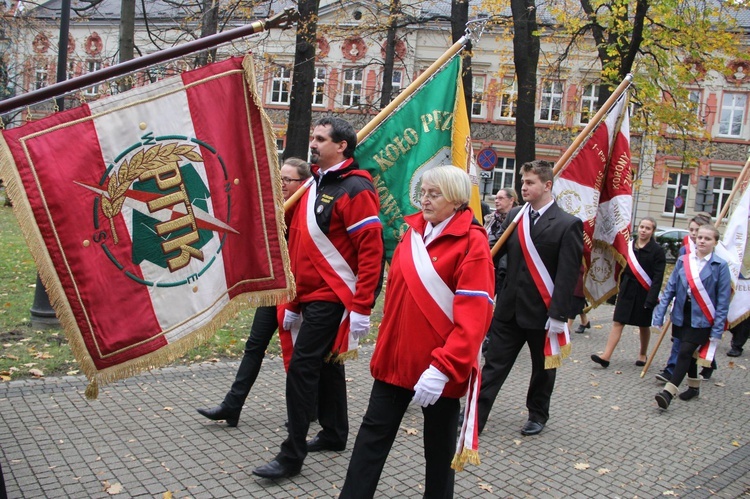 Msza w intencji ojczyzny i z okazji 35. rocznicy sądeckiego KIK-u