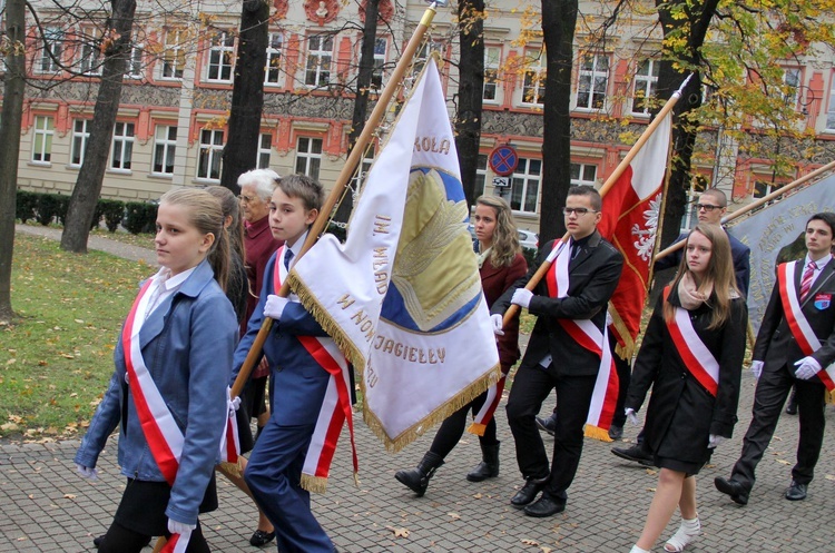 Msza w intencji ojczyzny i z okazji 35. rocznicy sądeckiego KIK-u