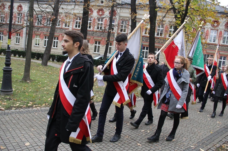 Msza w intencji ojczyzny i z okazji 35. rocznicy sądeckiego KIK-u