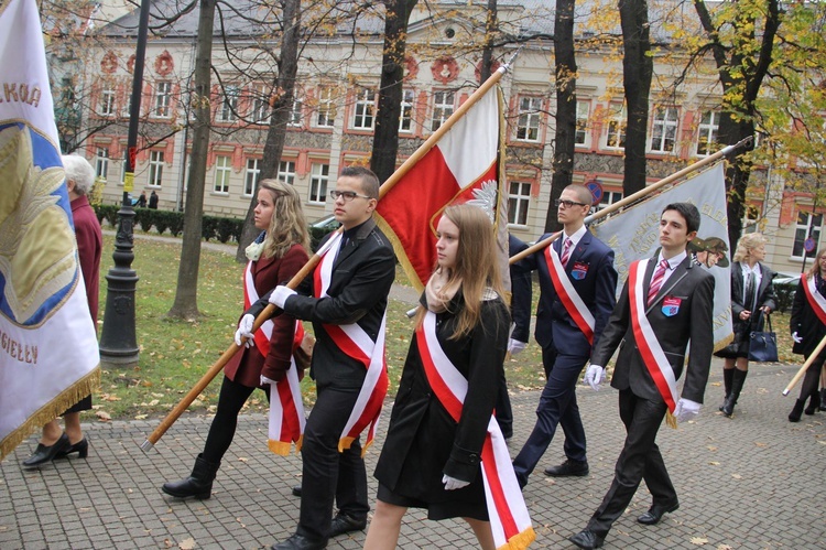 Msza w intencji ojczyzny i z okazji 35. rocznicy sądeckiego KIK-u