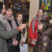 Goście z Ukrainy śpiewają w kościele w Borusowej