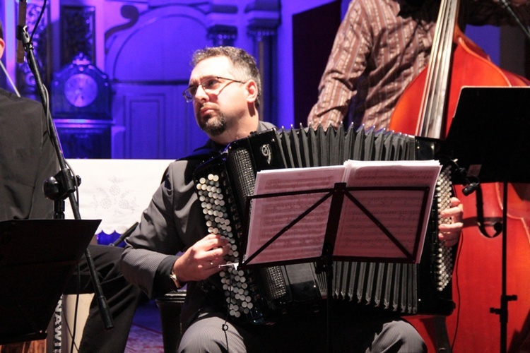 Michał Lorenc i koncert DesOrient w Rzeczycy