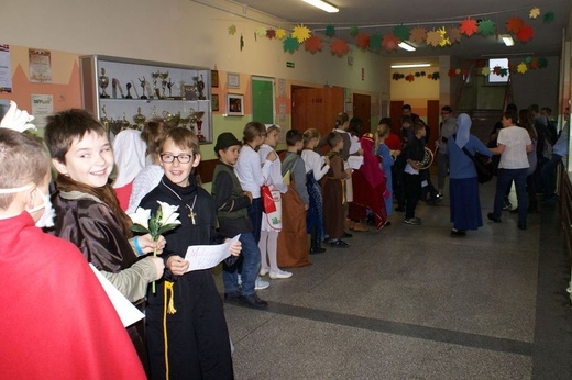 II Szkolnego Korowodu Świętych