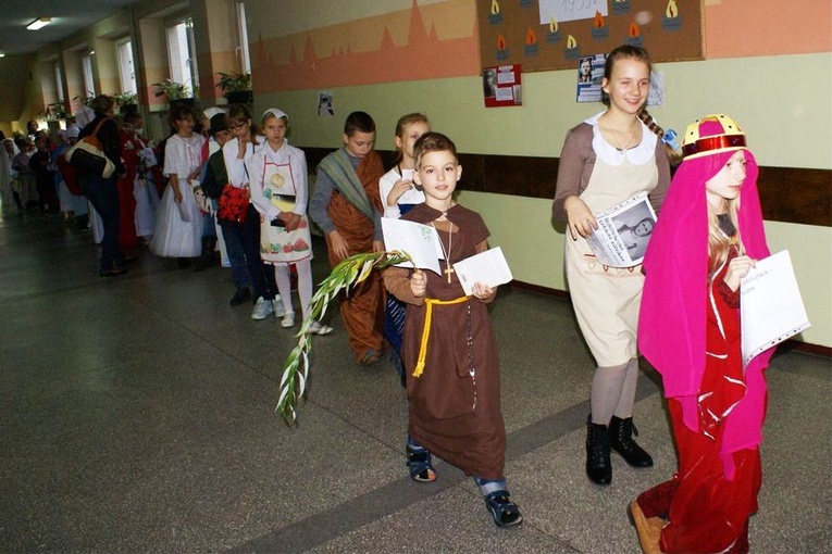 II Szkolnego Korowodu Świętych