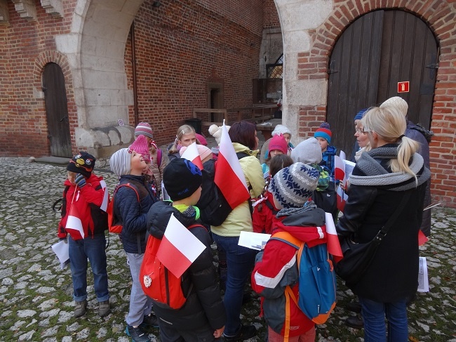 Gra terenowa "Śladami niepodległości"