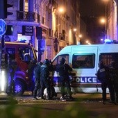 Zamachy w Paryżu: Co najmniej 120 zabitych