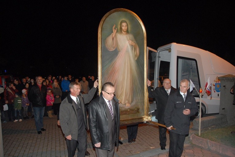 Nawiedzenie w parafii pw. Ducha Świętego w Mielcu