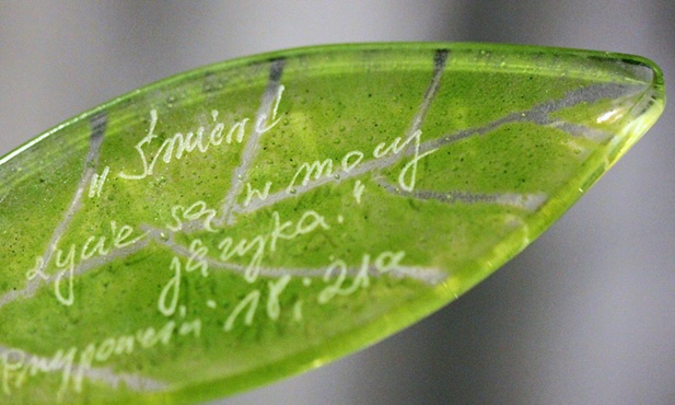 W języku życie lub śmierć