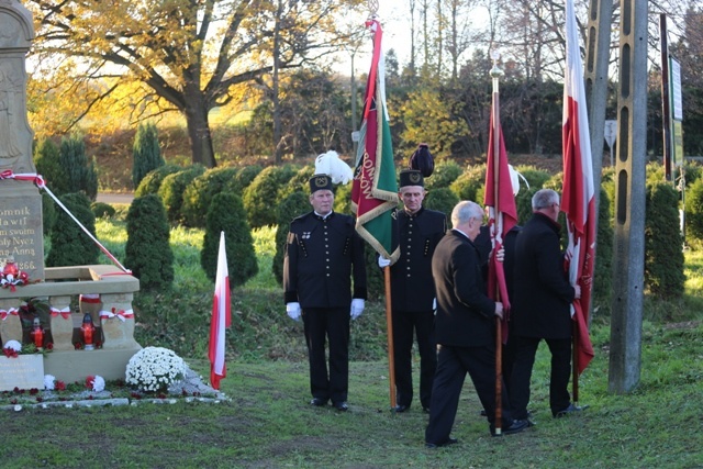 Powstańcze sztandary w Starej Wsi