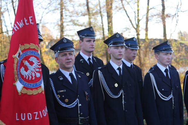 Powstańcze sztandary w Starej Wsi