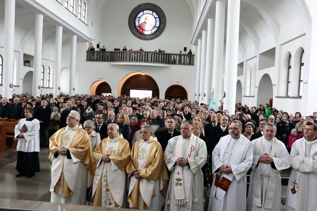 Konsekracja kościoła św. Jana Pawła II w Krzeszowicach