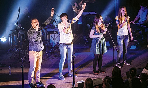 Podczas zeszłorocznego Festiwalu „Chrześcijańskie Granie” koncert uwielbienia poprowadzili TGD,  El Camino i stronaB