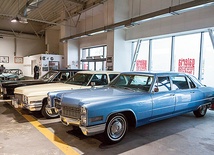 Samochody dla amerykańskiej administracji średniego szczebla – m.in. 6-metrowy i 9-miejscowy cadillac – były używane np. przez burmistrzów