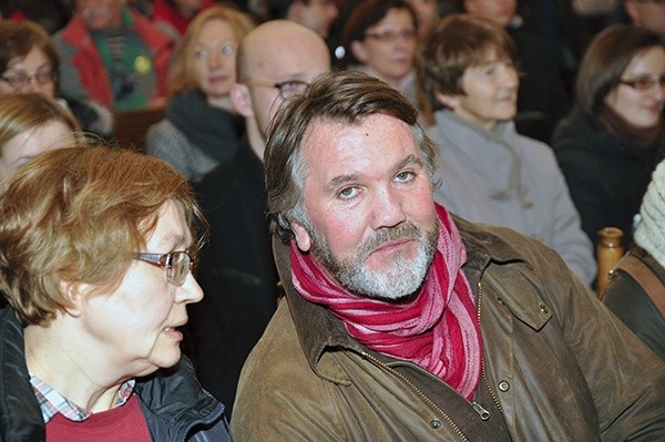  mieszka dziś niedaleko Lourdes. Ma żonę i czwórkę dzieci. Jeździ po całym świecie i dzieli się poruszającą historią swojego życia. Książka „Silniejszy od nienawiści” została wydana także w Polsce