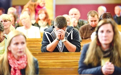  Modlitwa podczas Mszy jedności w Ołdrzychowicach