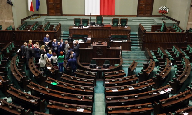 Sejm zmienił ustawę o Trybunale