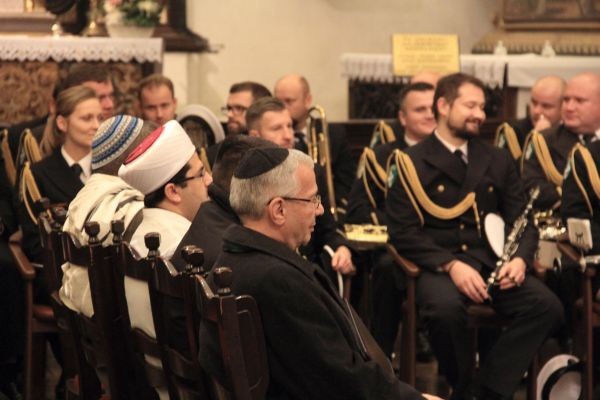 Msza za ofiary zamachów w Paryżu
