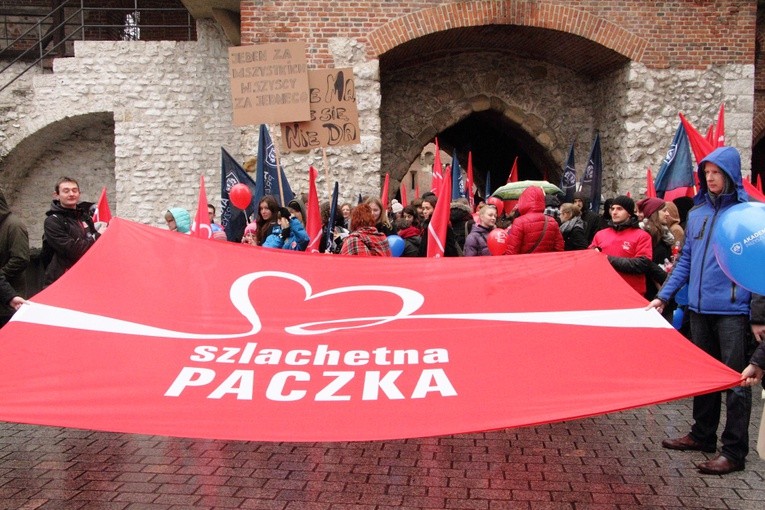 Marsz na otwarcie bazy rodzin Szlachetnej Paczki 2015