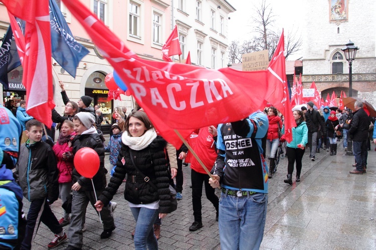 Marsz na otwarcie bazy rodzin Szlachetnej Paczki 2015