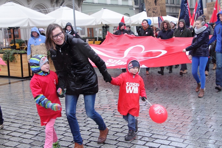 Marsz na otwarcie bazy rodzin Szlachetnej Paczki 2015