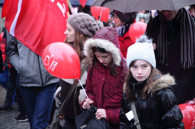 Marsz na otwarcie bazy rodzin Szlachetnej Paczki 2015