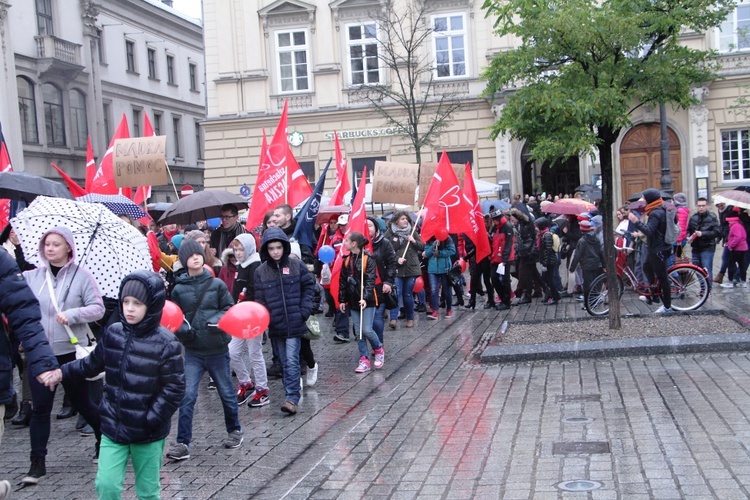 Marsz na otwarcie bazy rodzin Szlachetnej Paczki 2015