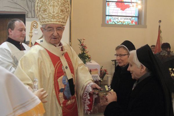 Konsekracja ołtarza w kościele Chrystusa Króla